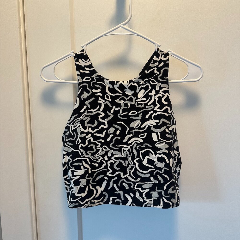 Athleta Conscious Crop Medium D-DD Black and White Rare